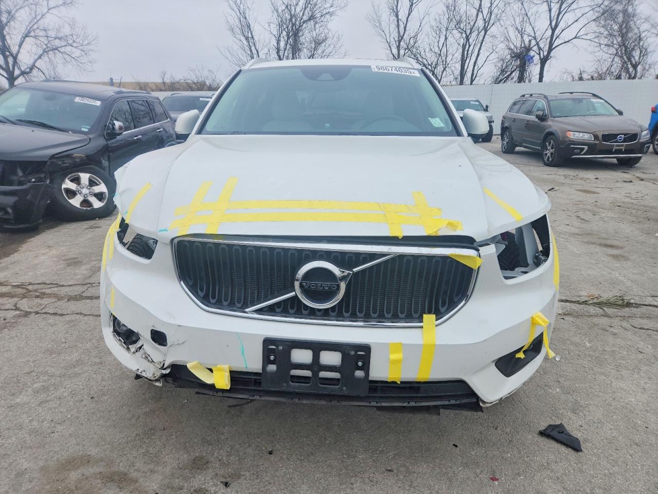 2021 VOLVO XC40 T5 MOMENTUM photo 5