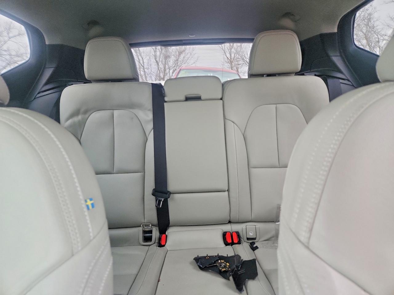 2021 VOLVO XC40 T5 MOMENTUM photo 10