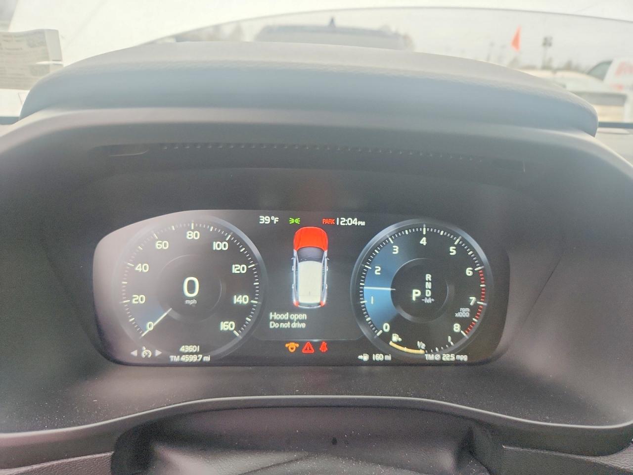 2021 VOLVO XC40 T5 MOMENTUM photo 9