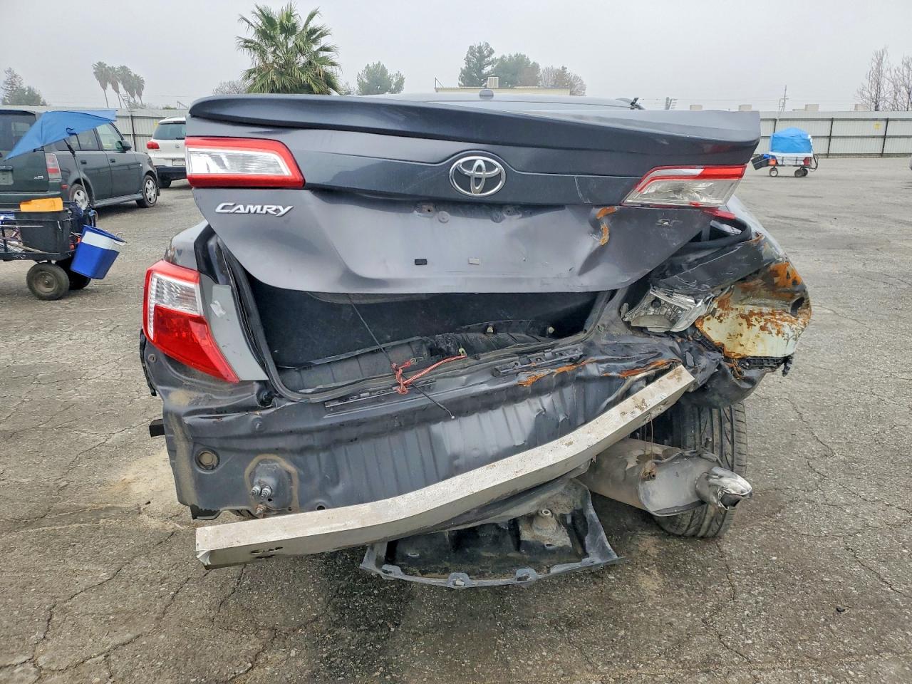 2013 TOYOTA CAMRY L photo 6