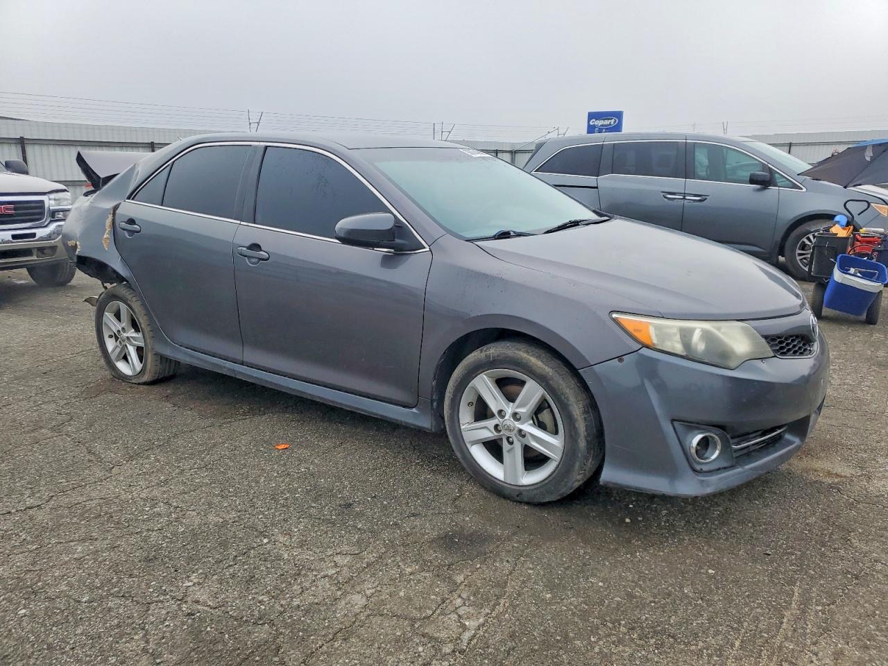 2013 TOYOTA CAMRY L photo 4