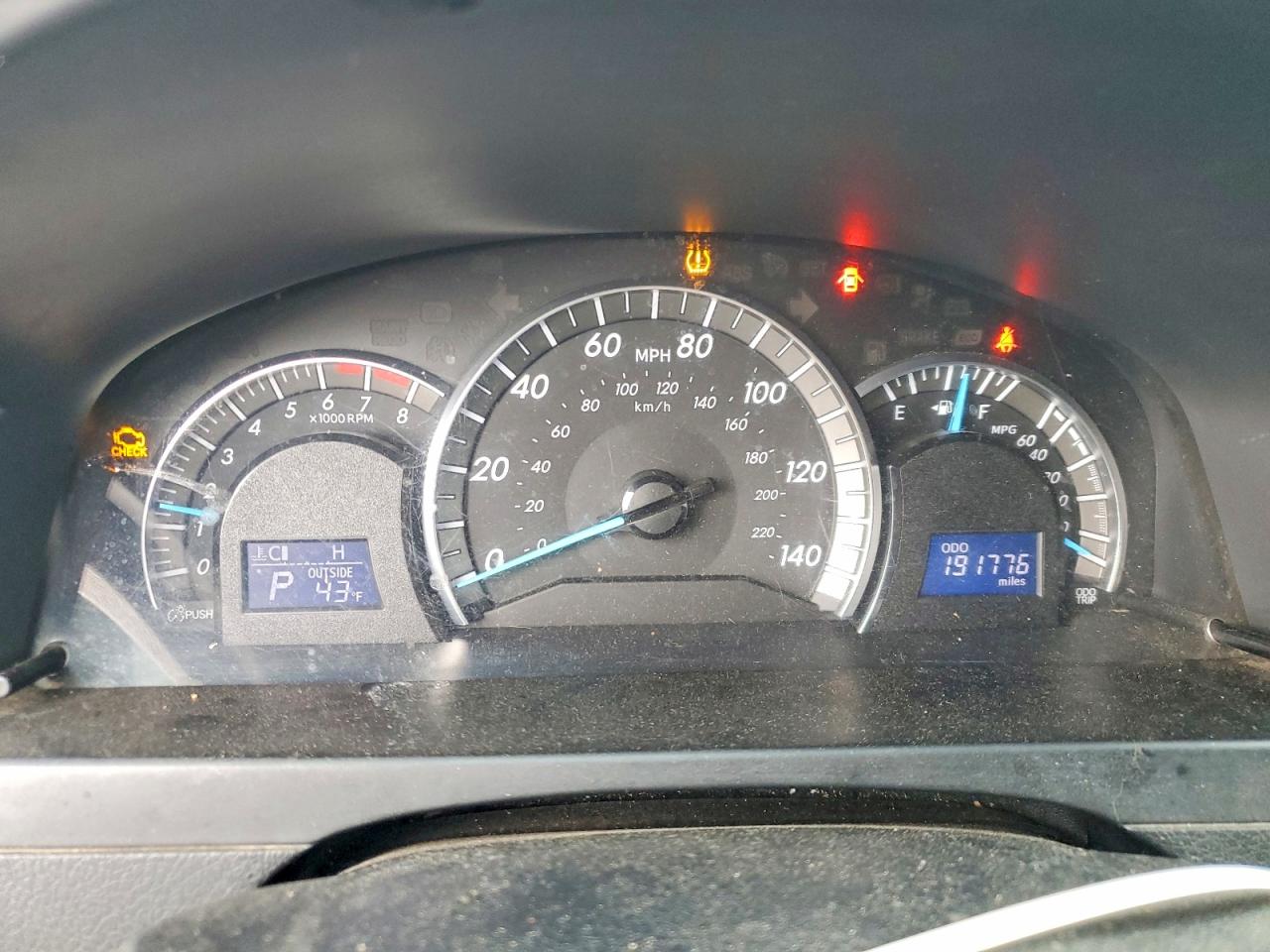 2013 TOYOTA CAMRY L photo 9