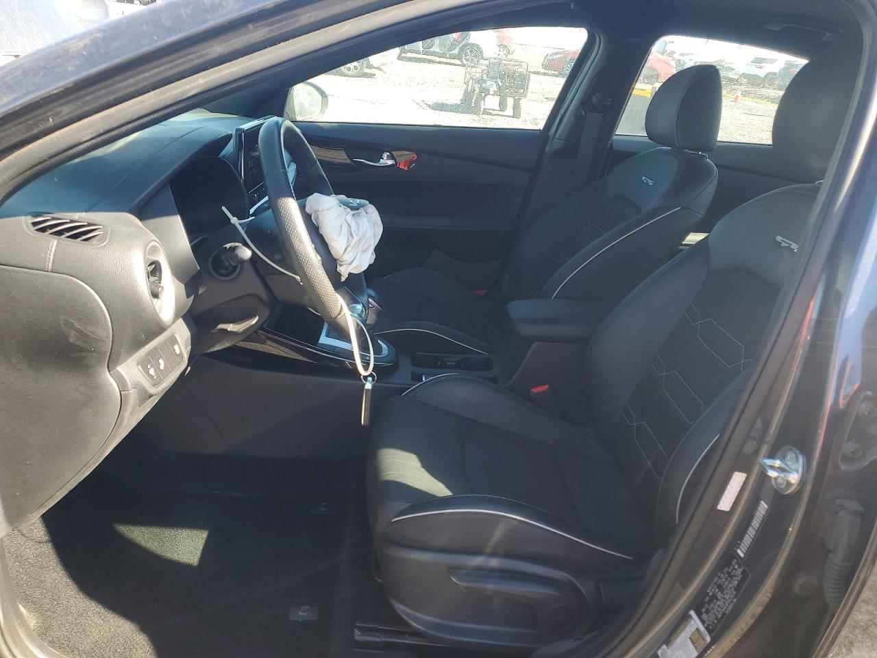 2023 KIA FORTE GT LINE photo 7