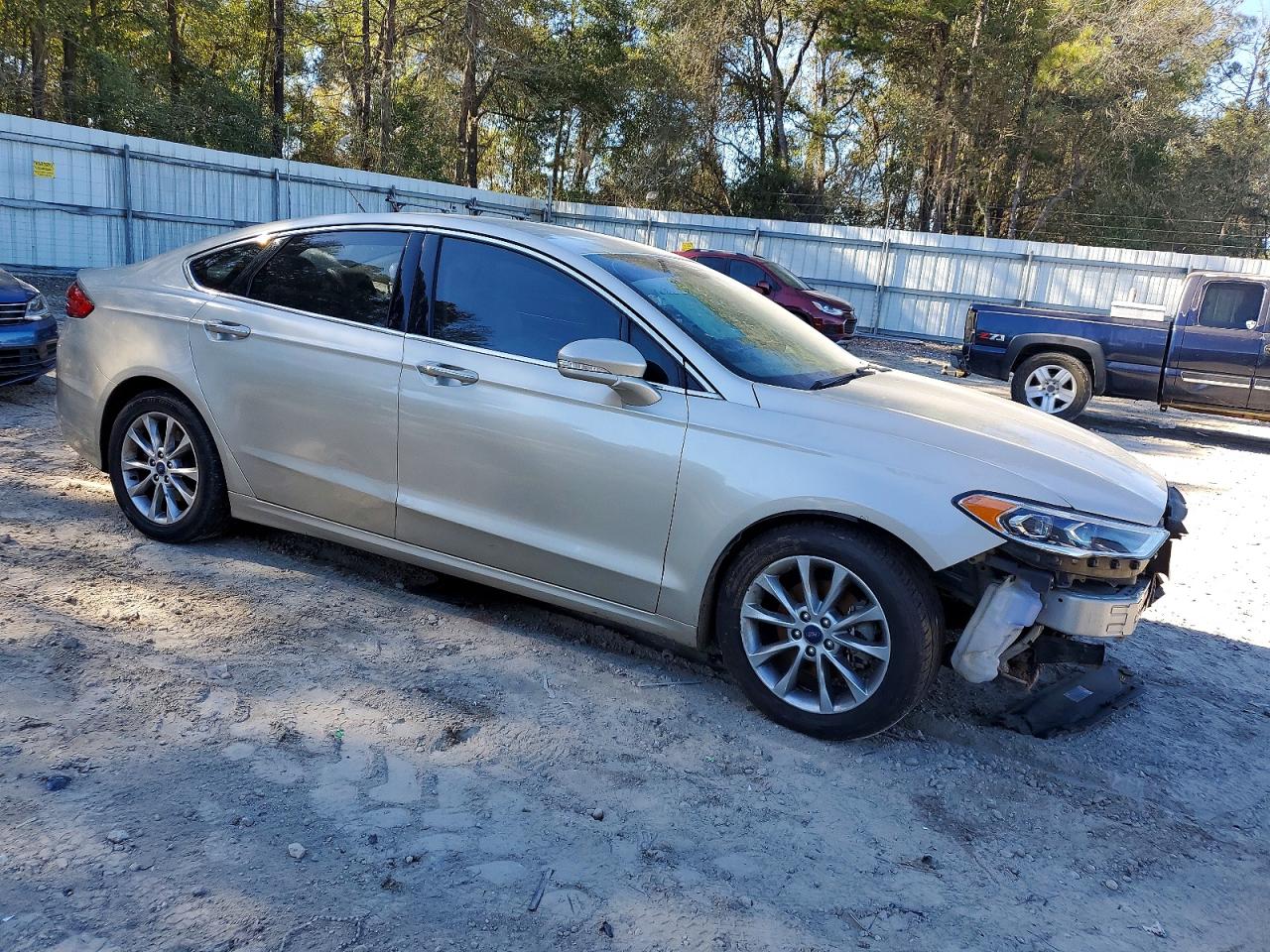 2017 FORD FUSION SE photo 4