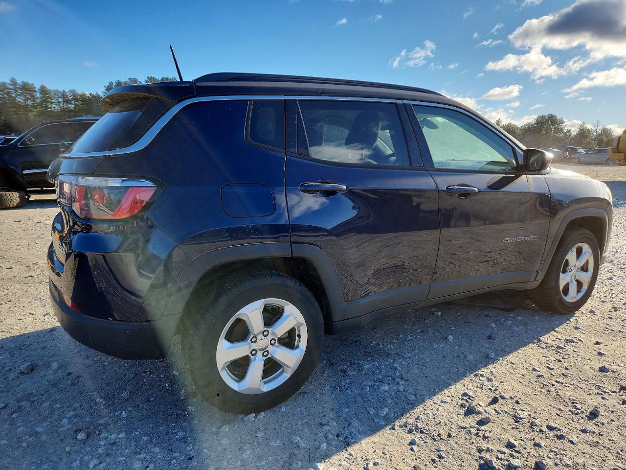 2018 JEEP COMPASS LATITUDE photo 3