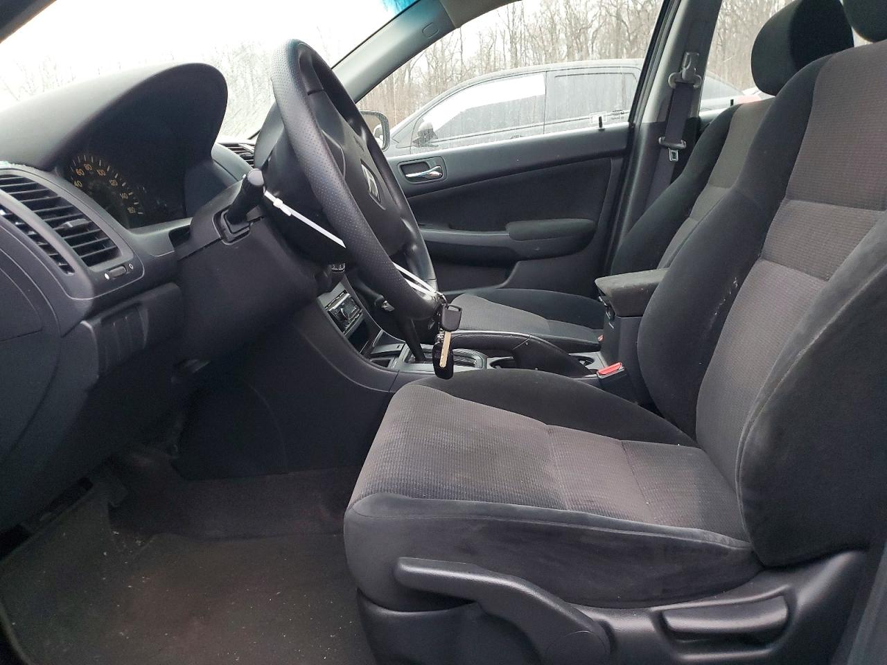 2005 HONDA ACCORD DX photo 19