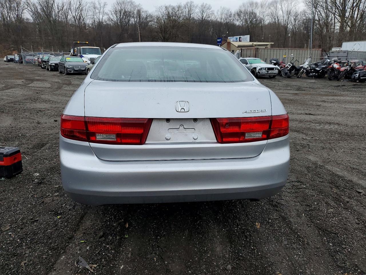 2005 HONDA ACCORD DX photo 16