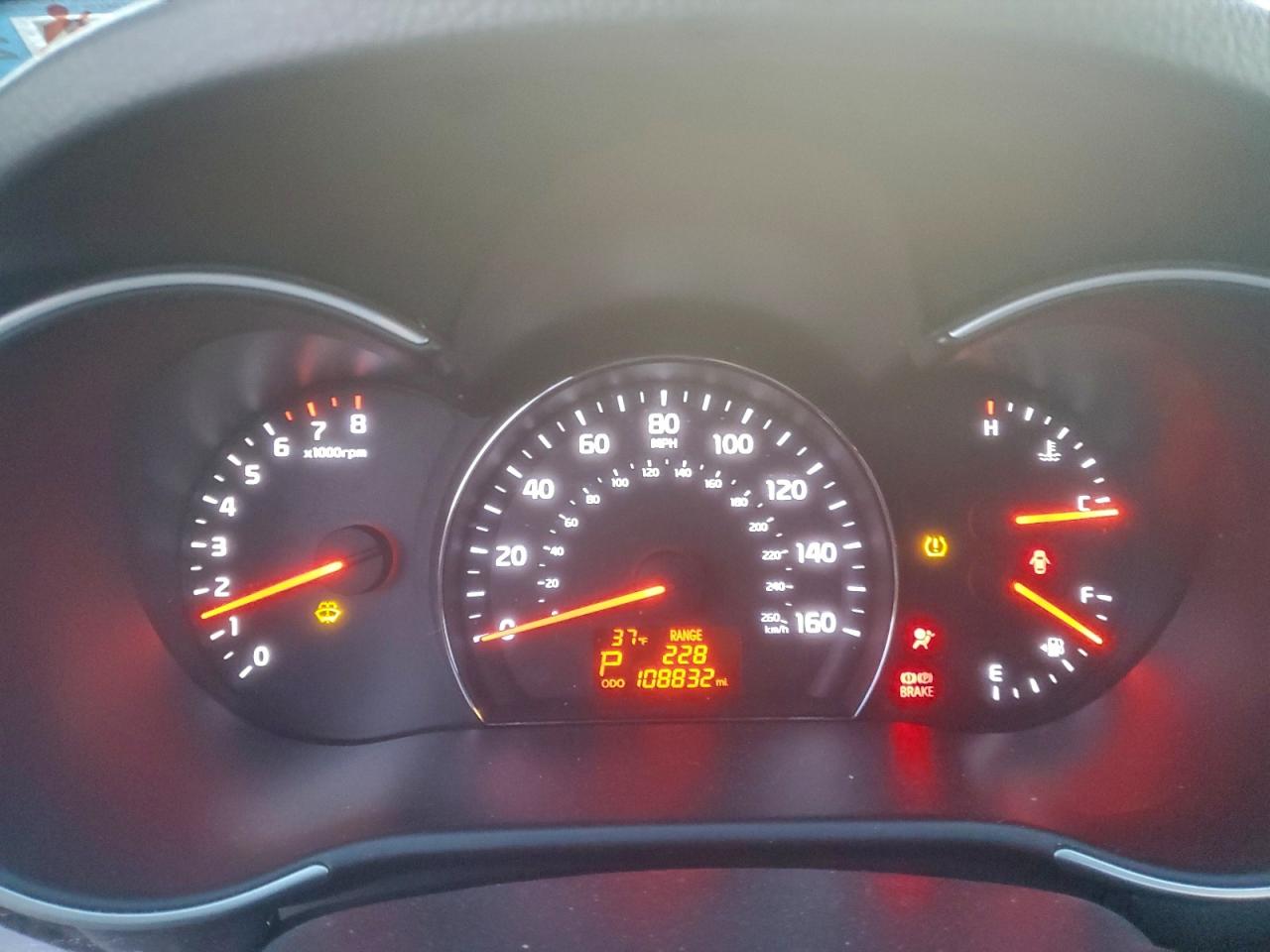 2014 KIA SORENTO LX photo 9