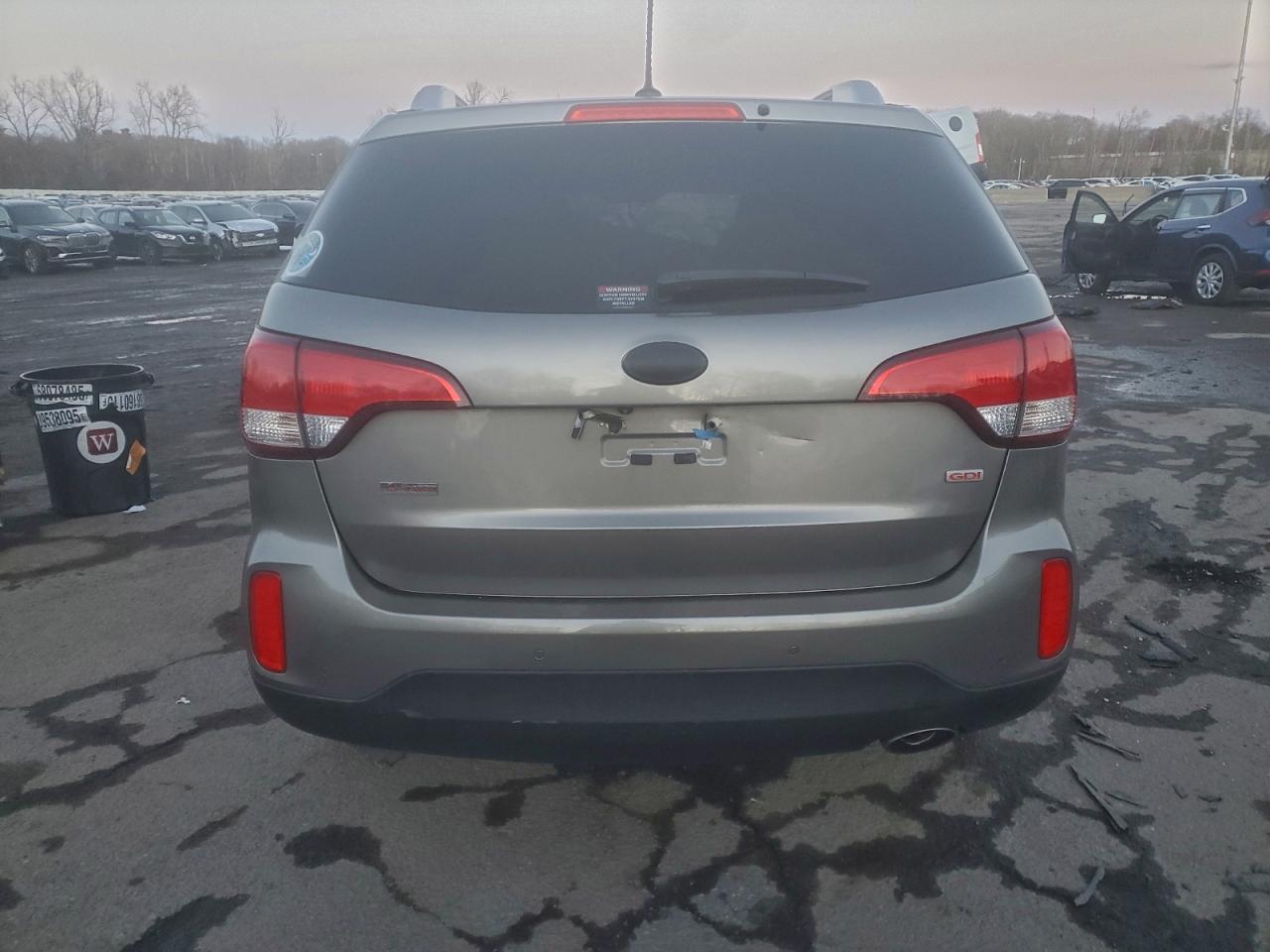 2014 KIA SORENTO LX photo 6