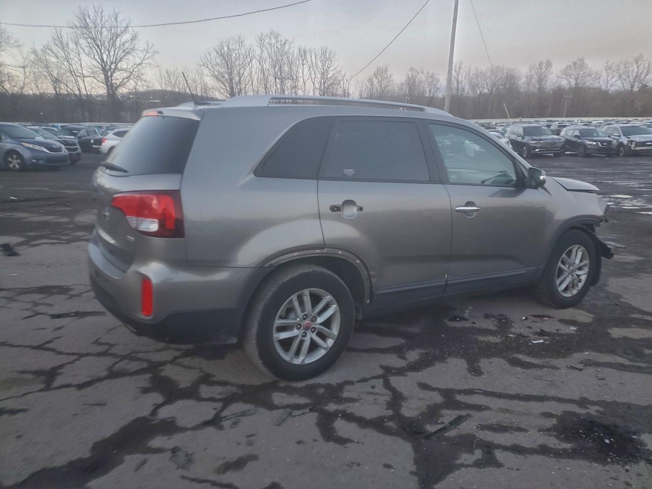 2014 KIA SORENTO LX photo 3