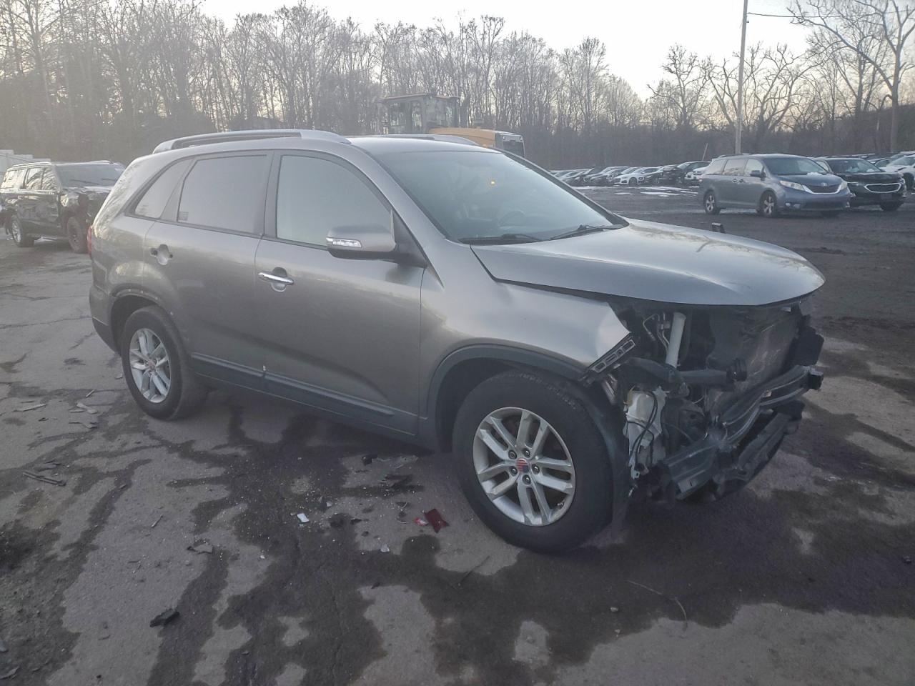 2014 KIA SORENTO LX photo 4
