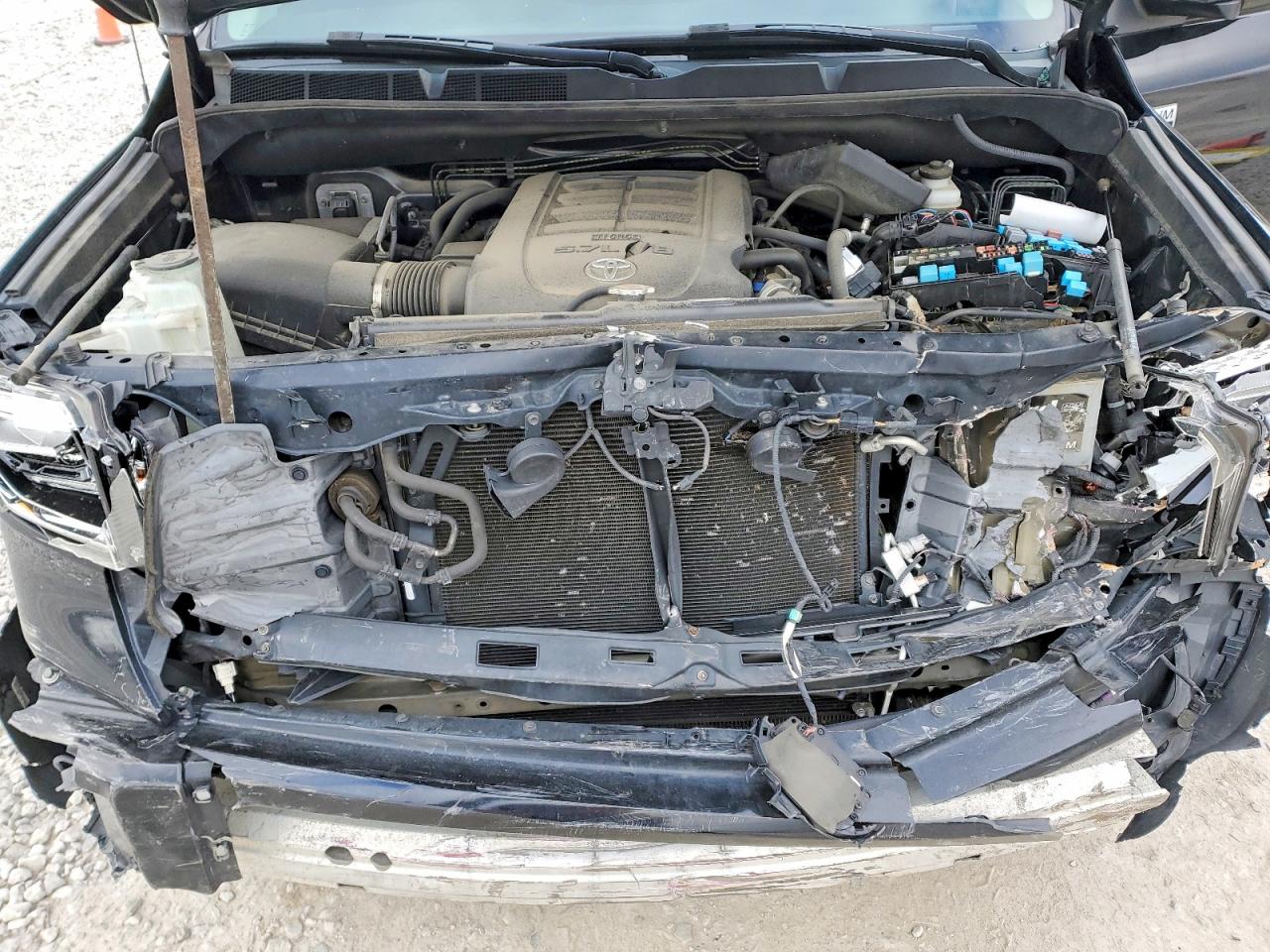 2018 TOYOTA TUNDRA PLATINUM photo 21