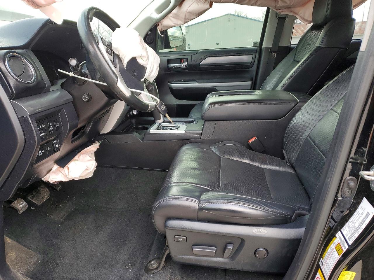 2018 TOYOTA TUNDRA PLATINUM photo 13