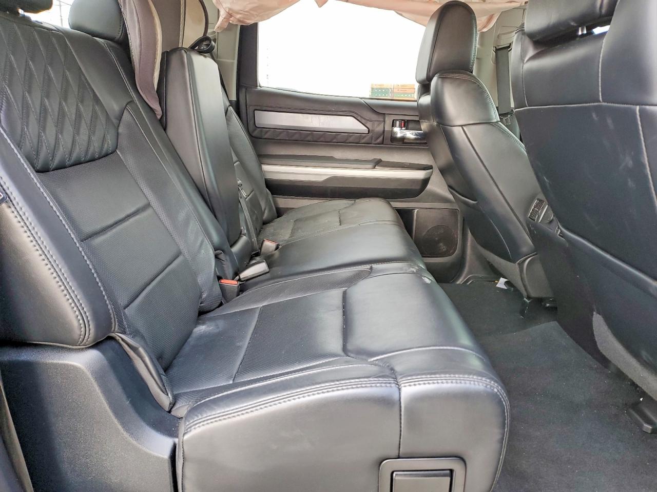 2018 TOYOTA TUNDRA PLATINUM photo 19