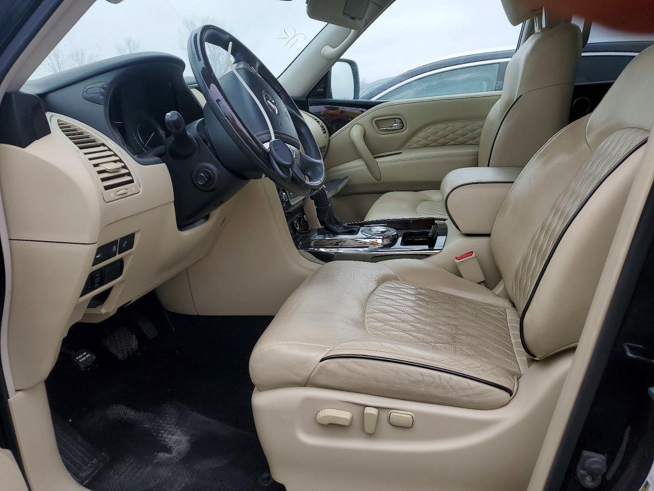 2019 INFINITI QX80 LUXE photo 7