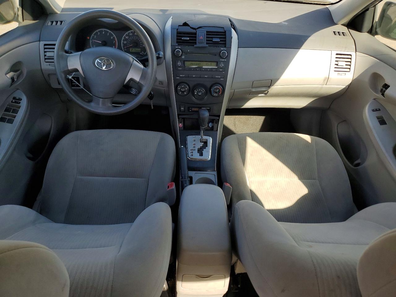2010 TOYOTA COROLLA BASE photo 8