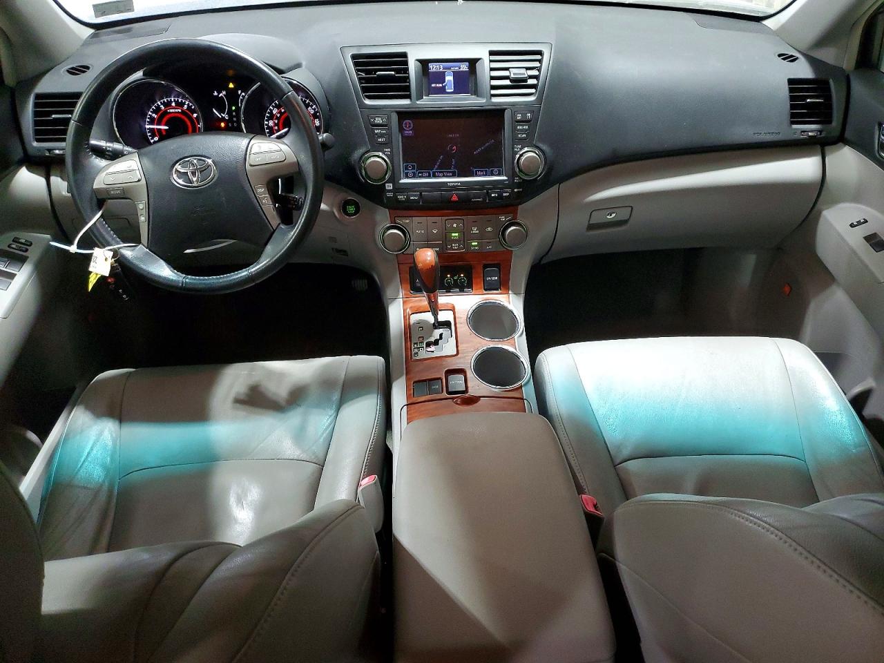 2009 TOYOTA HIGHLANDER LIMITED photo 8
