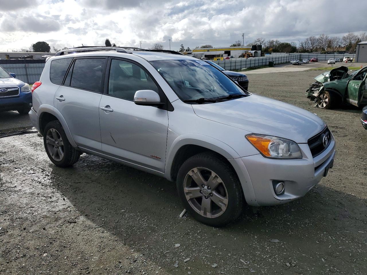 2011 TOYOTA RAV4 SPORT photo 4