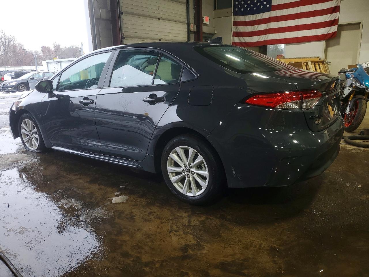 2024 TOYOTA COROLLA LE photo 3