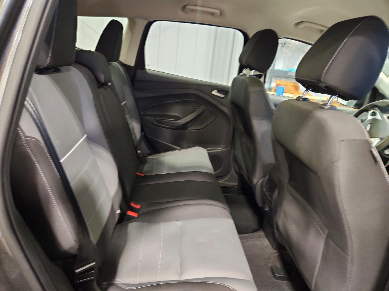 2015 FORD ESCAPE SE photo 11