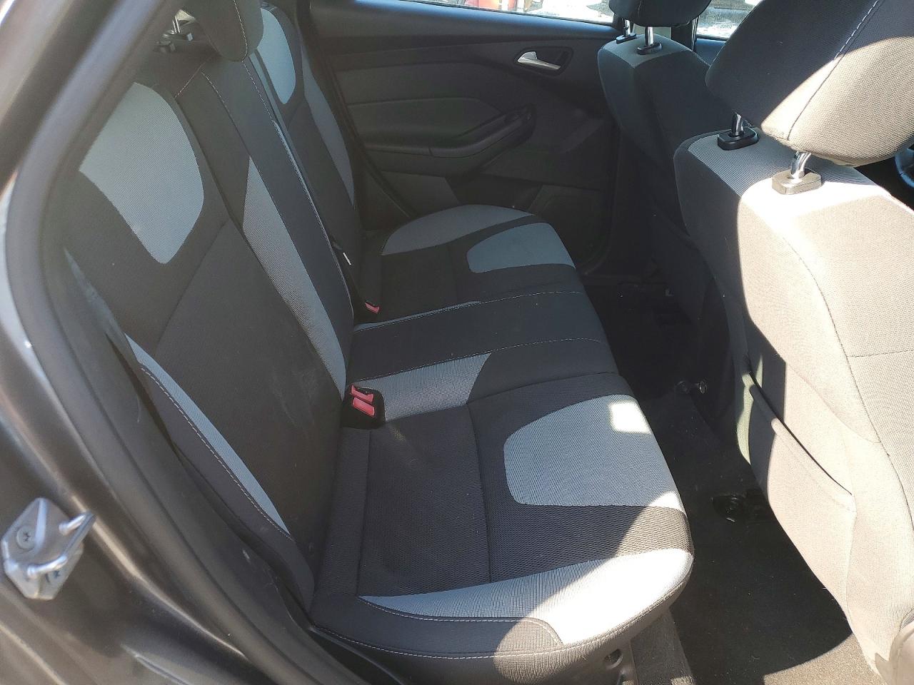 2014 FORD FOCUS SE photo 11