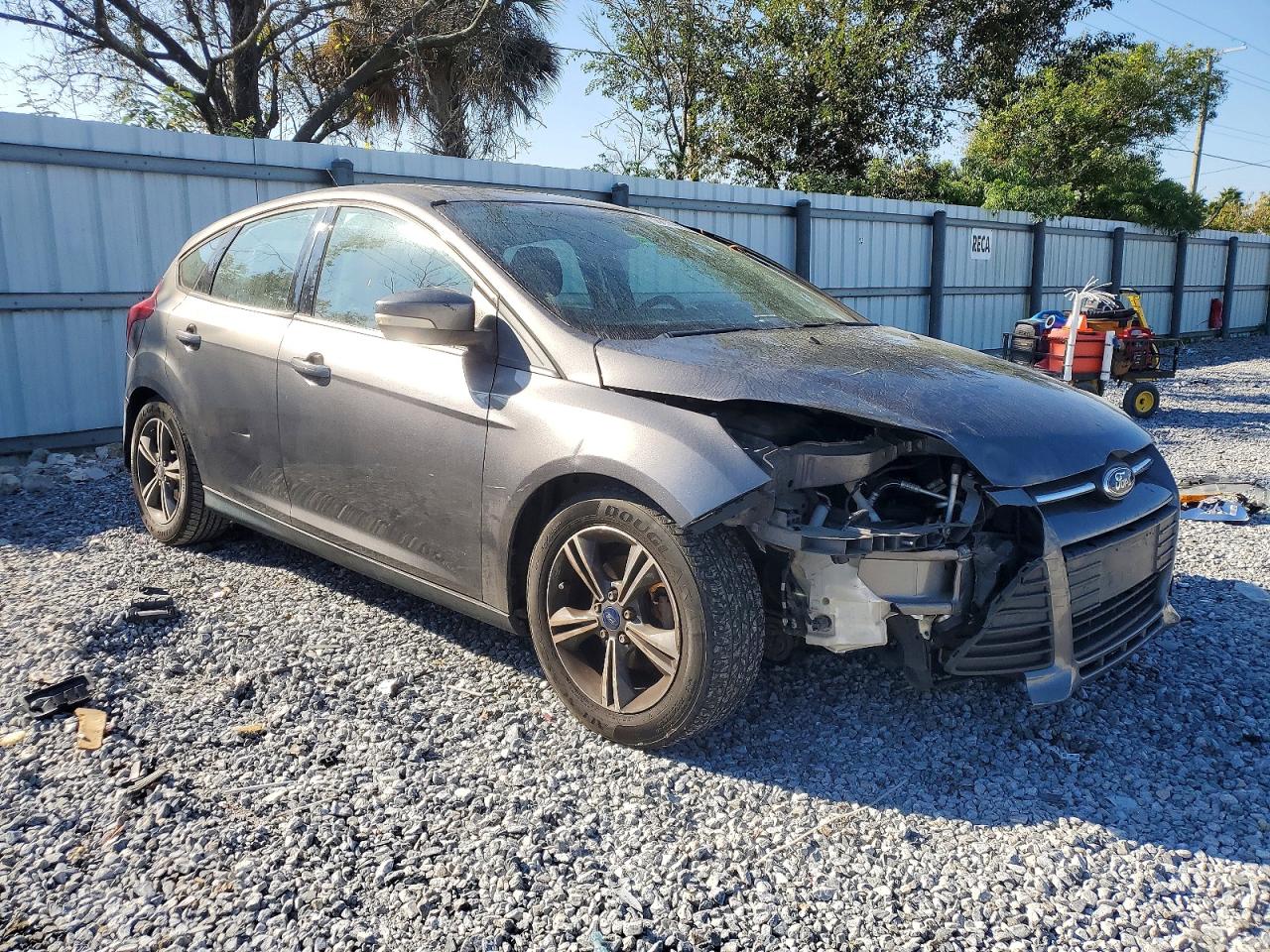 2014 FORD FOCUS SE photo 4