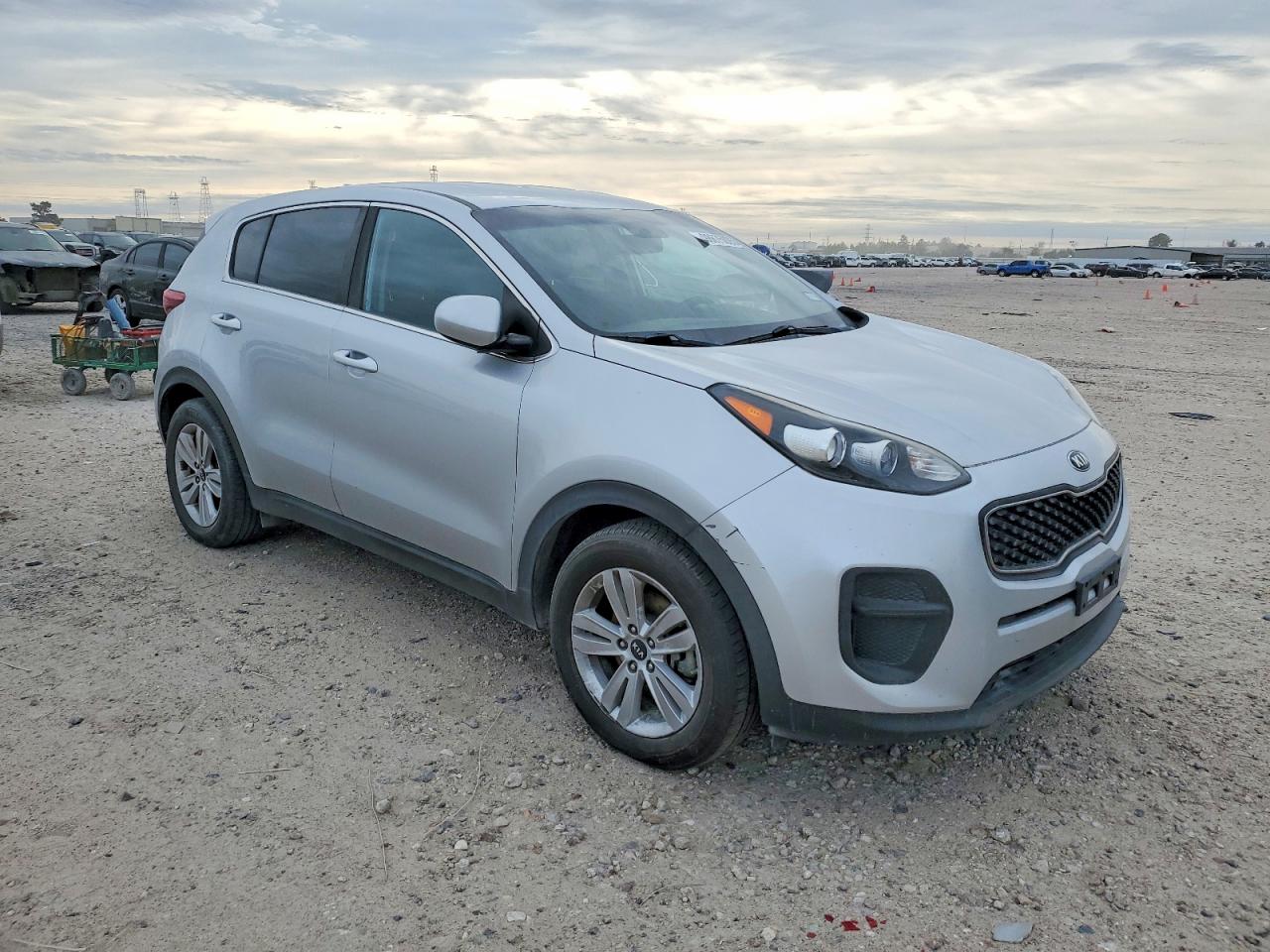 2018 KIA SPORTAGE LX photo 4