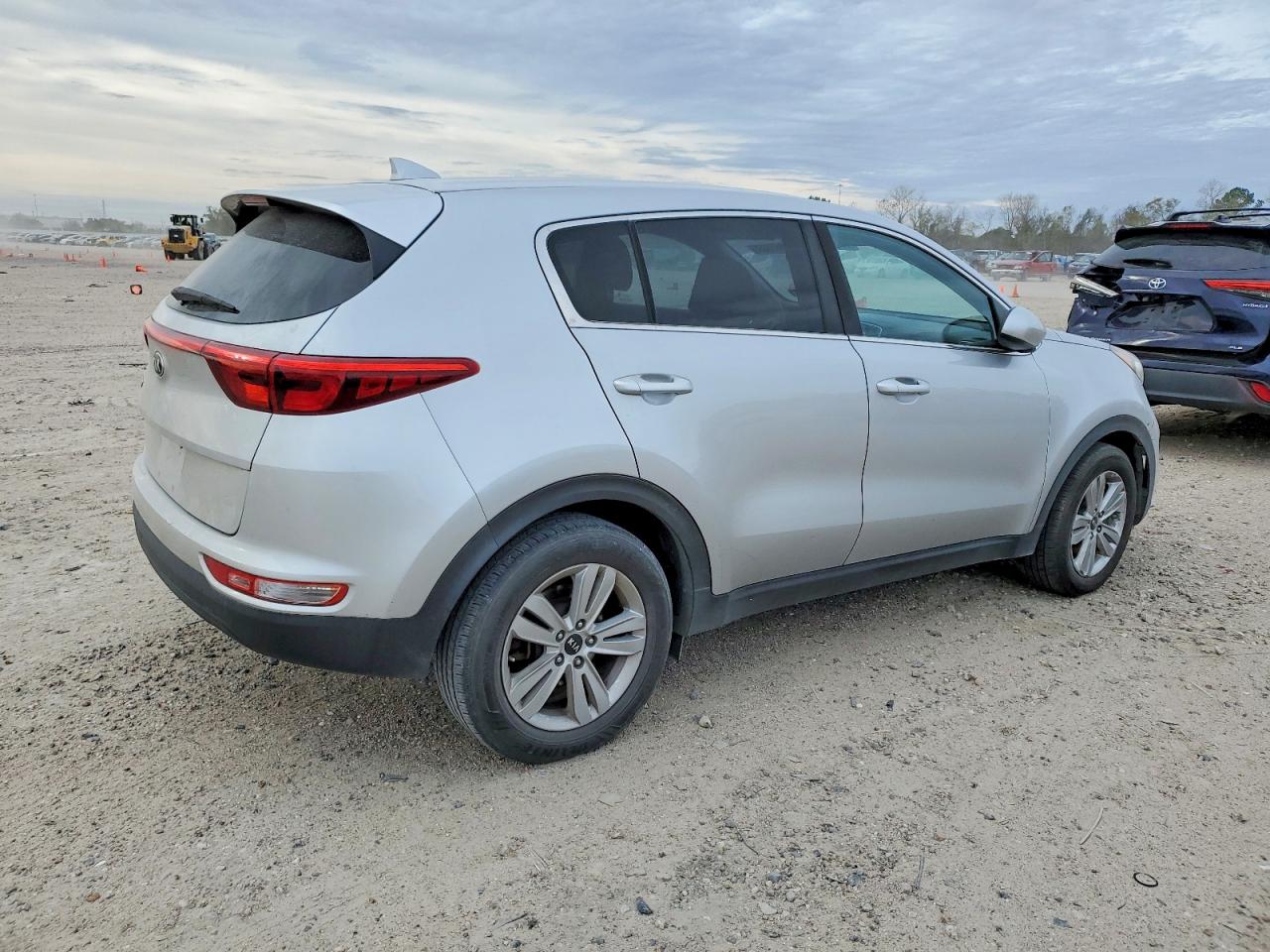 2018 KIA SPORTAGE LX photo 3