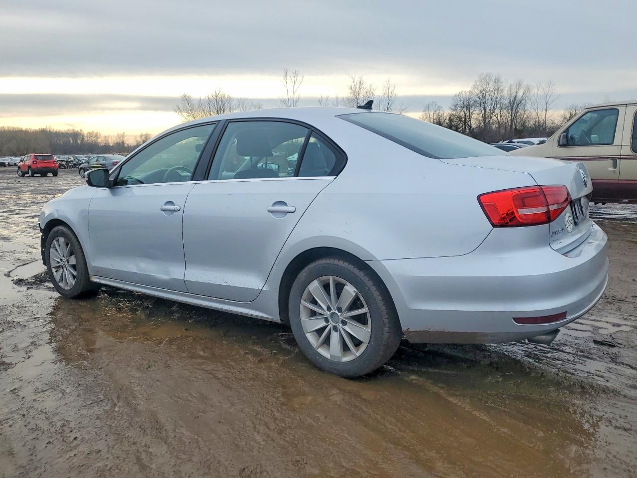 2015 VOLKSWAGEN JETTA SE photo 2