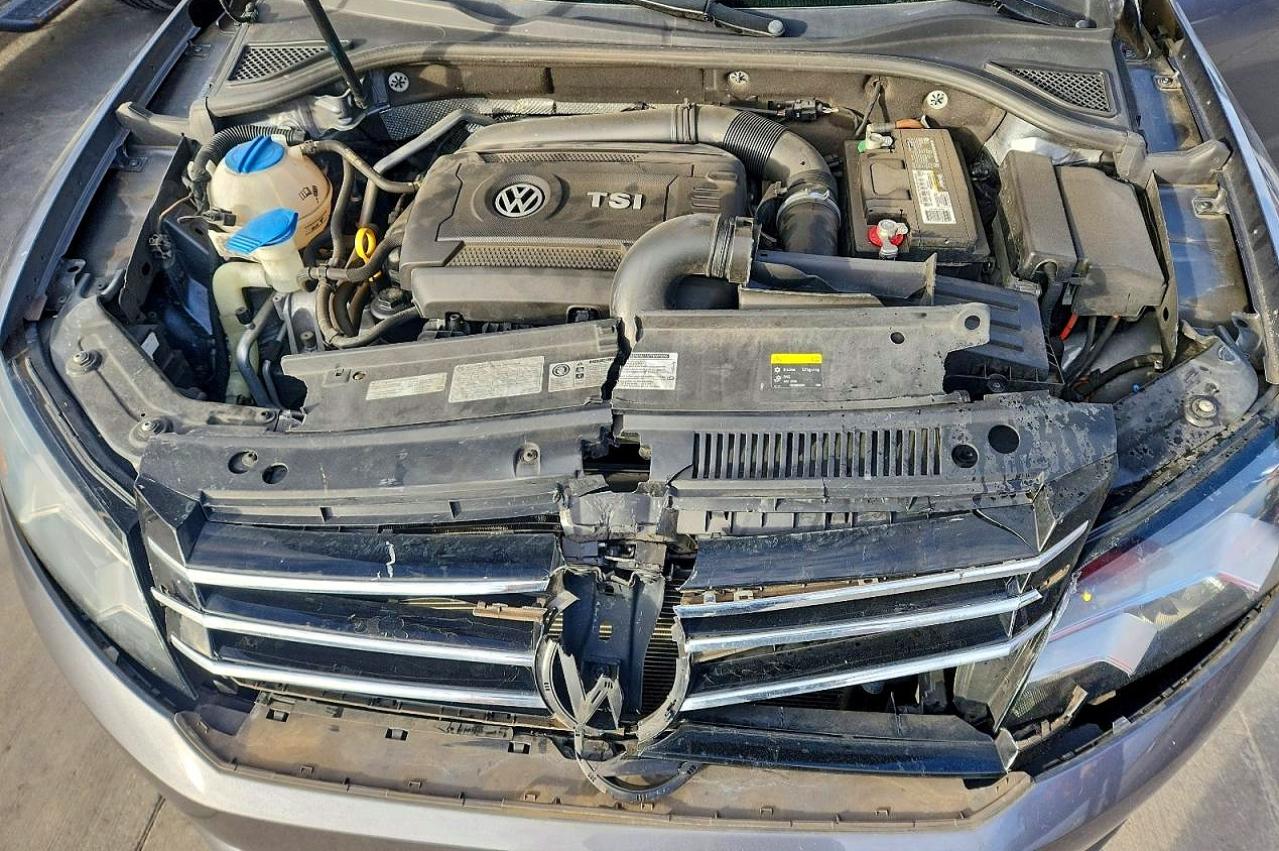 2015 VOLKSWAGEN PASSAT photo 11