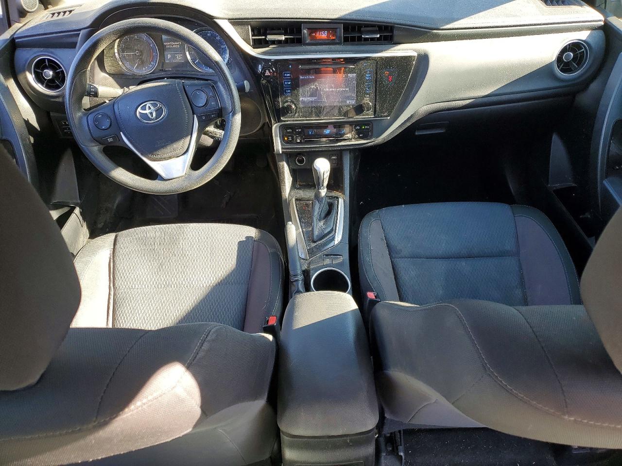 2018 TOYOTA COROLLA L photo 8