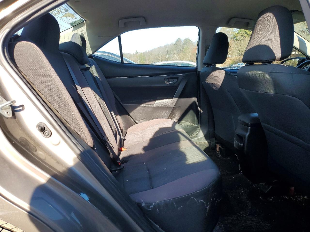 2018 TOYOTA COROLLA L photo 10