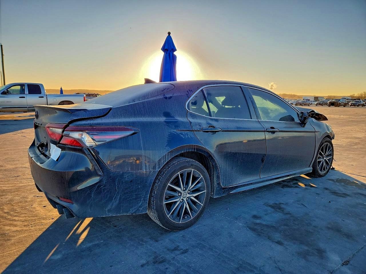 2022 TOYOTA CAMRY SE photo 7