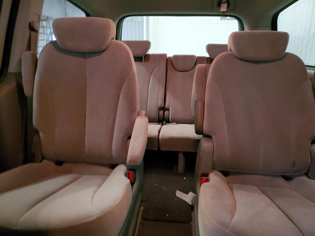 2008 KIA SEDONA LX photo 10