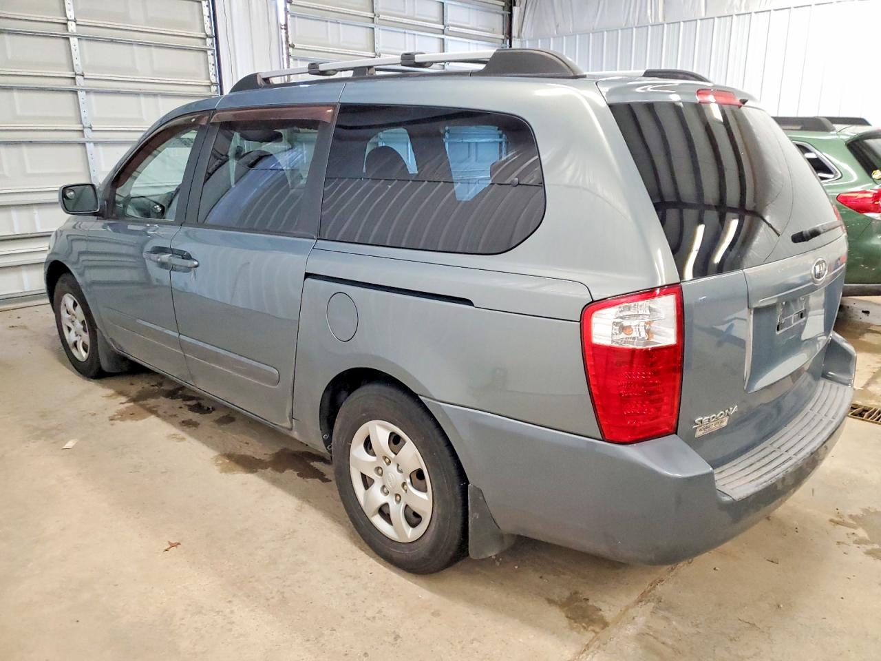 2008 KIA SEDONA LX photo 2