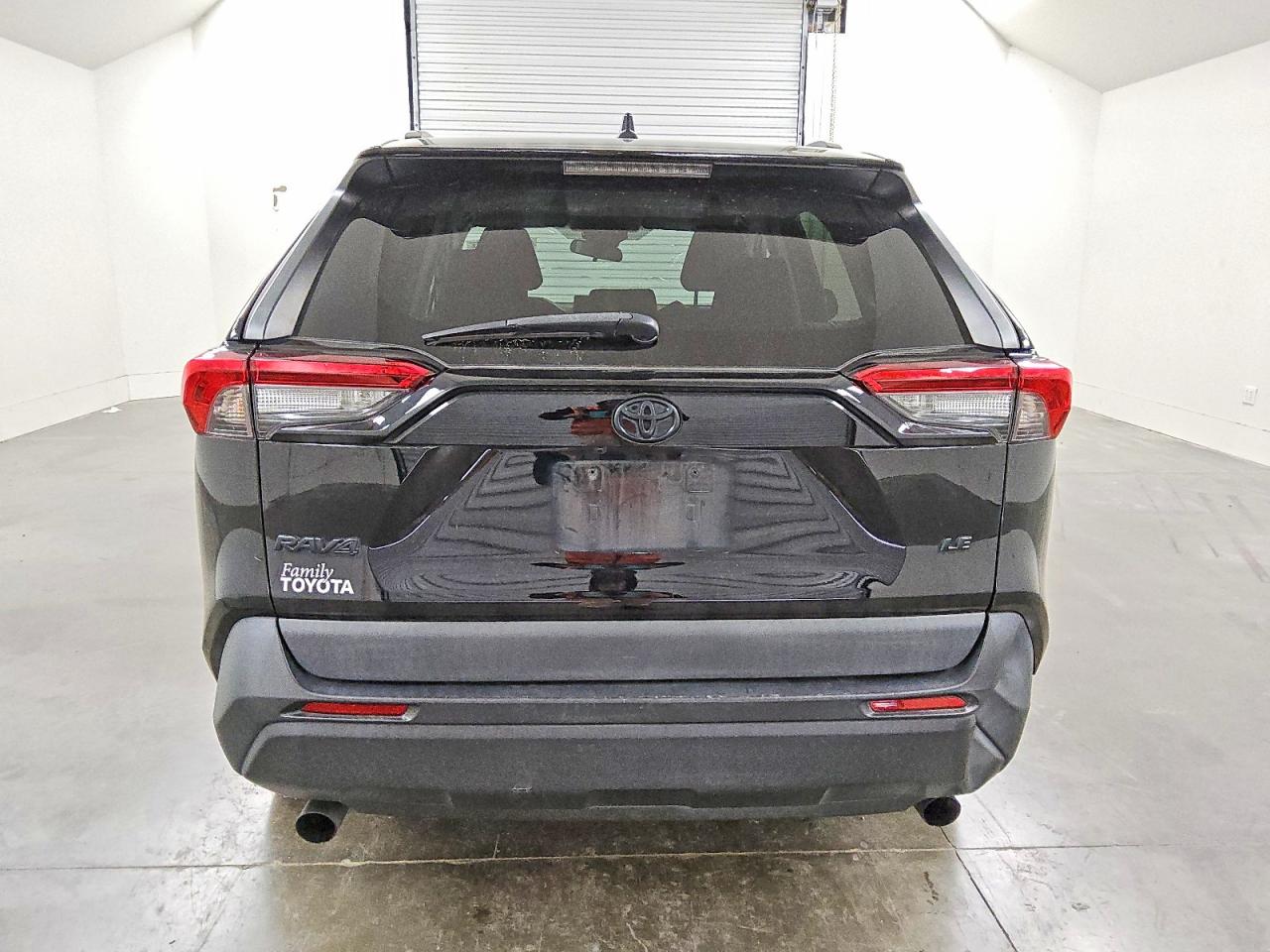 2021 TOYOTA RAV4 LE photo 6