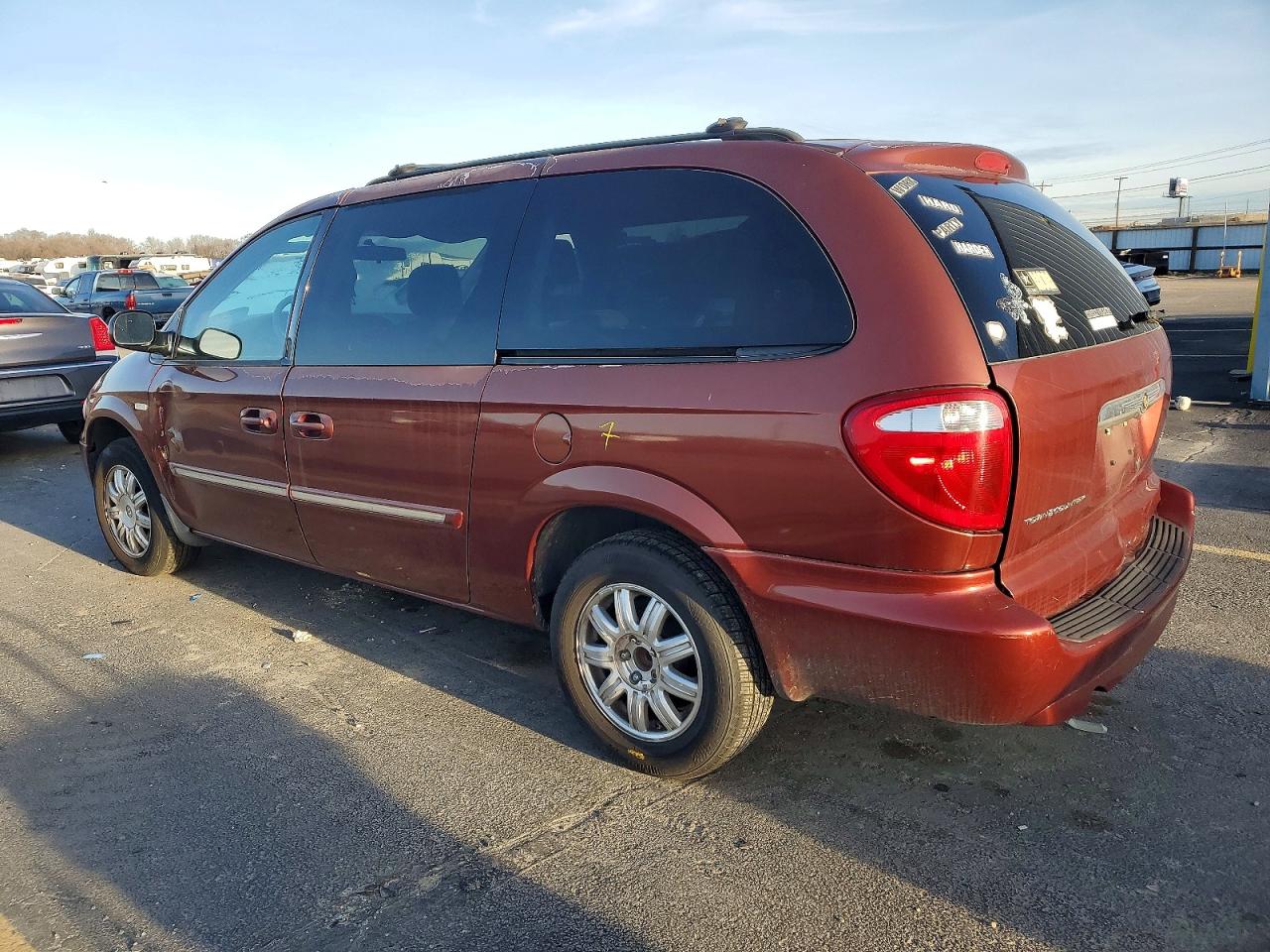 2007 CHRYSLER TOWN & COUNTRY TOURING photo 2