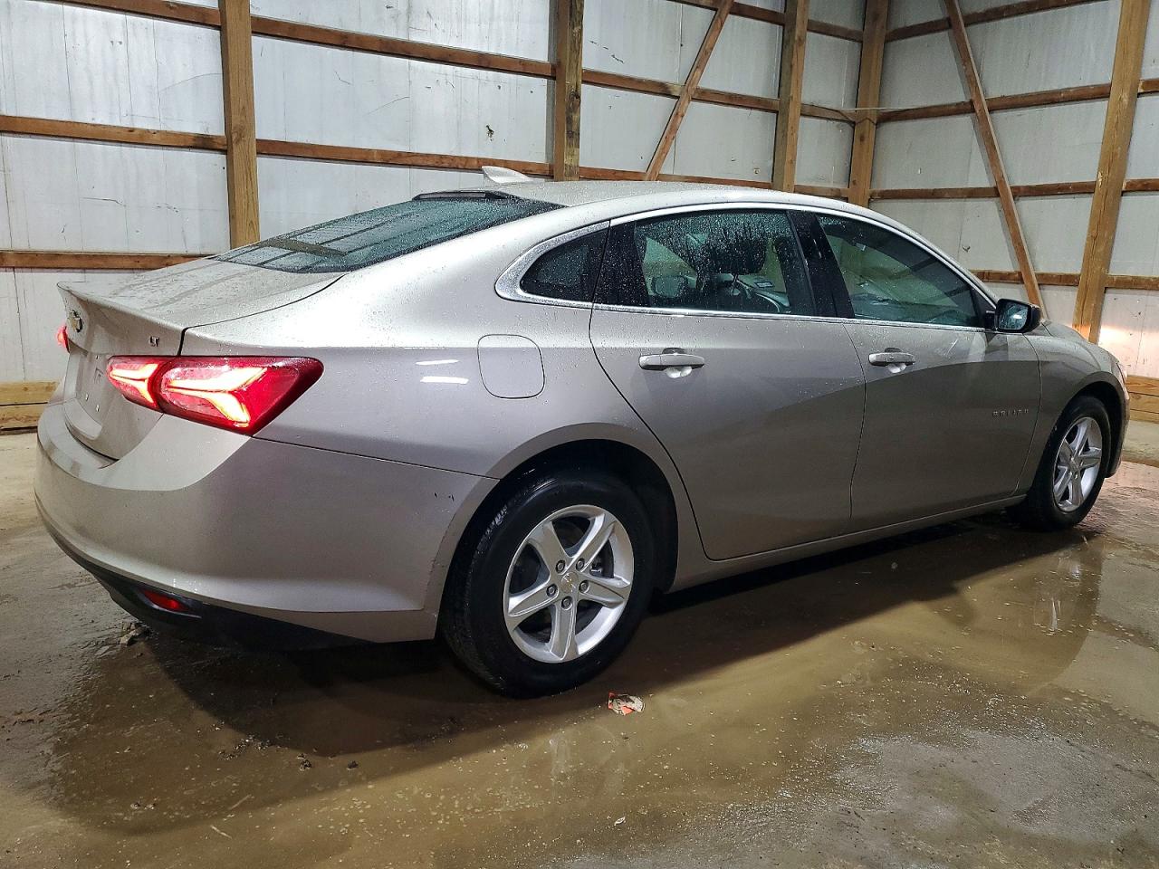 2022 CHEVROLET MALIBU LT photo 3