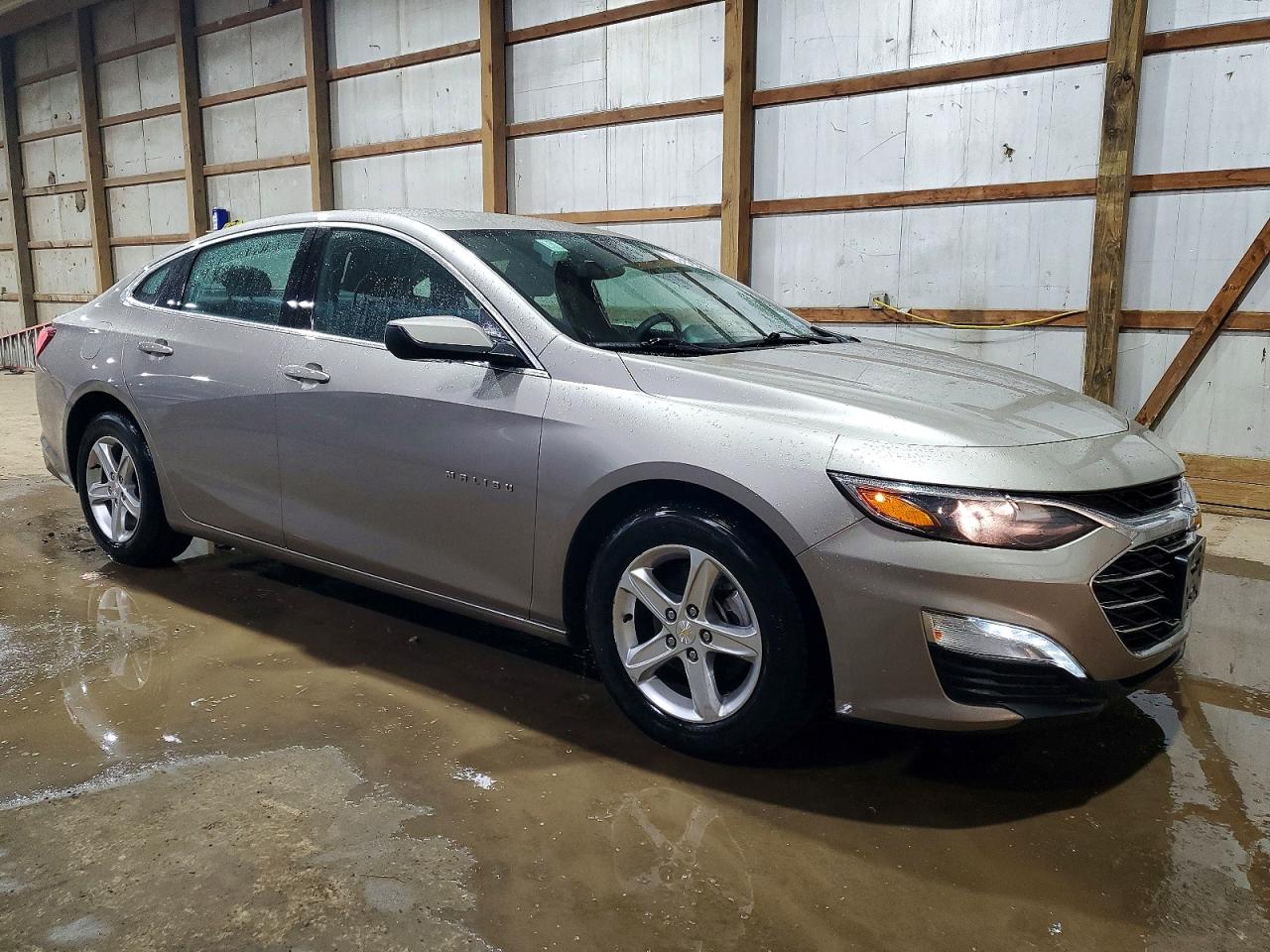 2022 CHEVROLET MALIBU LT photo 4