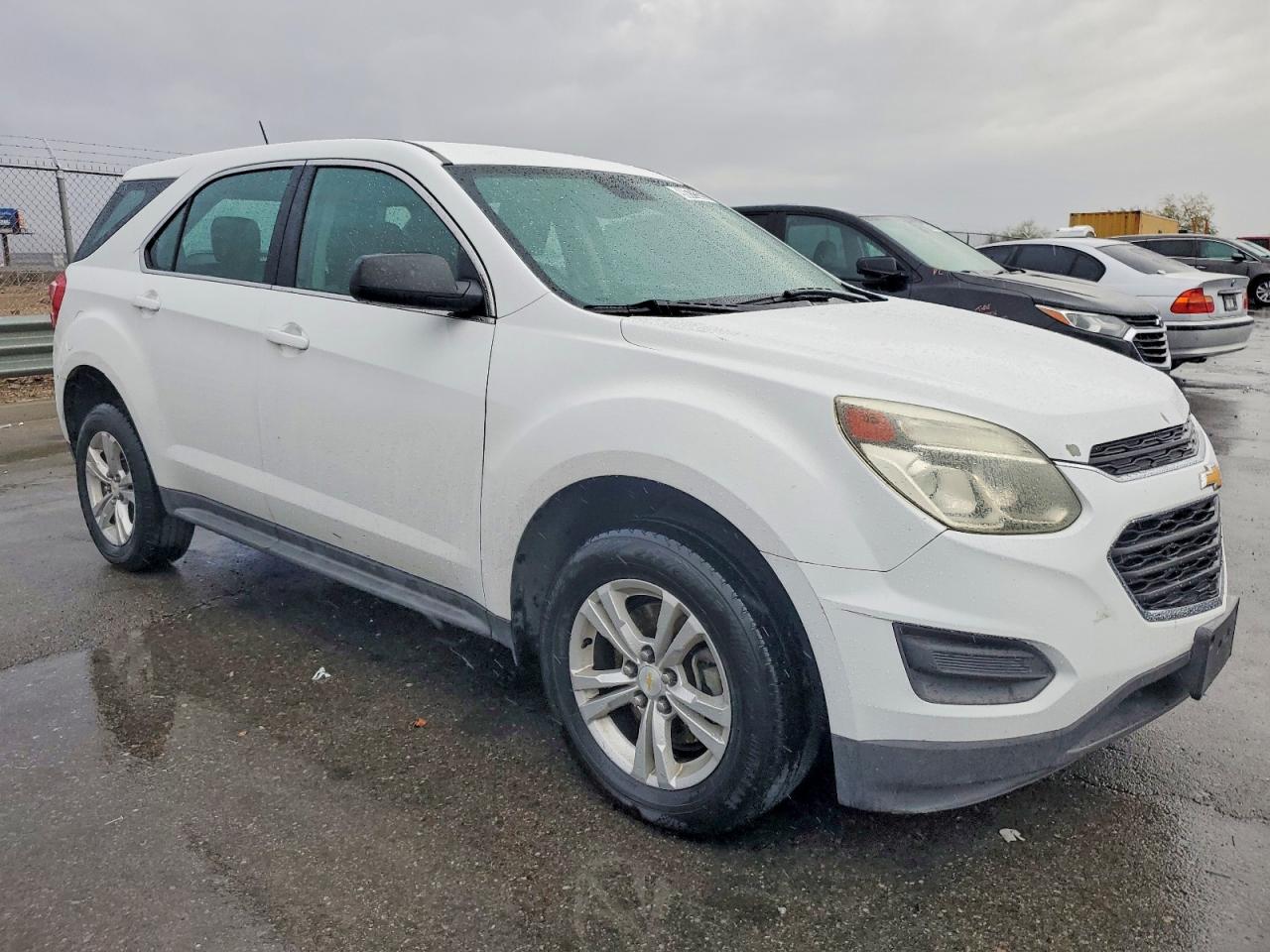 2016 CHEVROLET EQUINOX LS photo 4