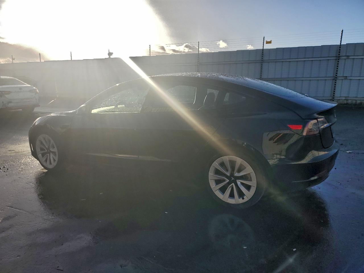 2022 TESLA MODEL 3 photo 2