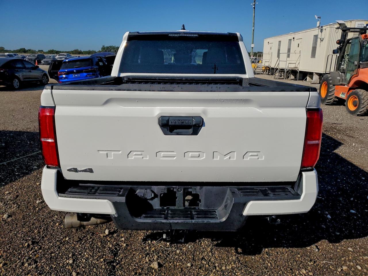 2024 TOYOTA TACOMA DOUBLE CAB photo 6