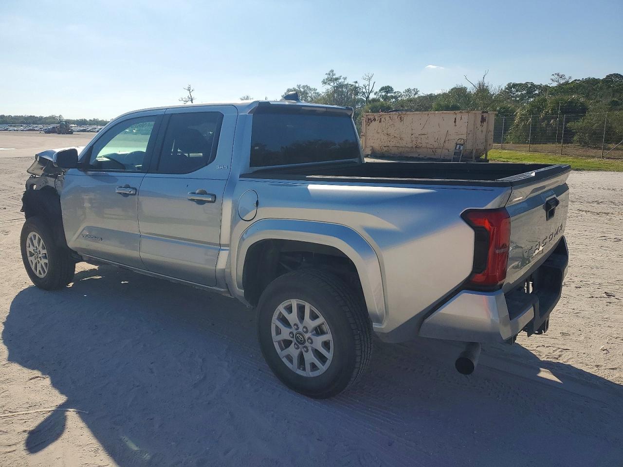 2025 TOYOTA TACOMA DOUBLE CAB photo 2