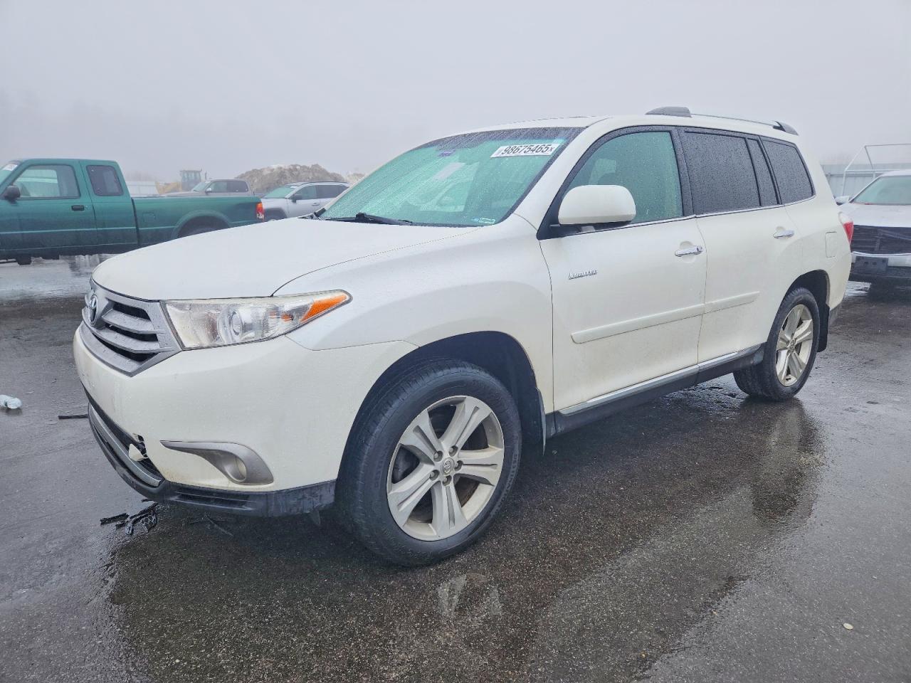 2013 TOYOTA HIGHLANDER