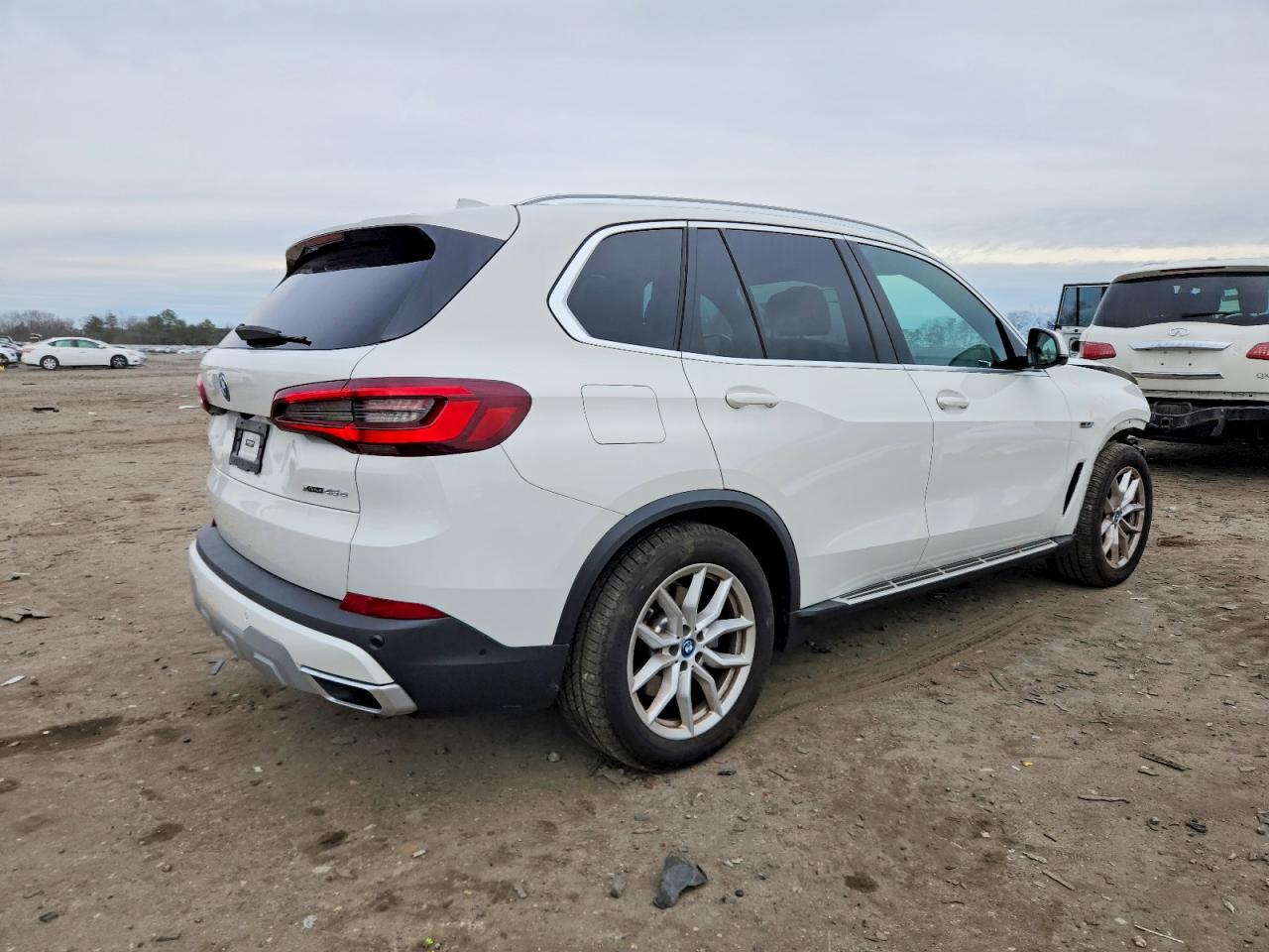 2022 BMW X5 XDRIVE45E photo 3