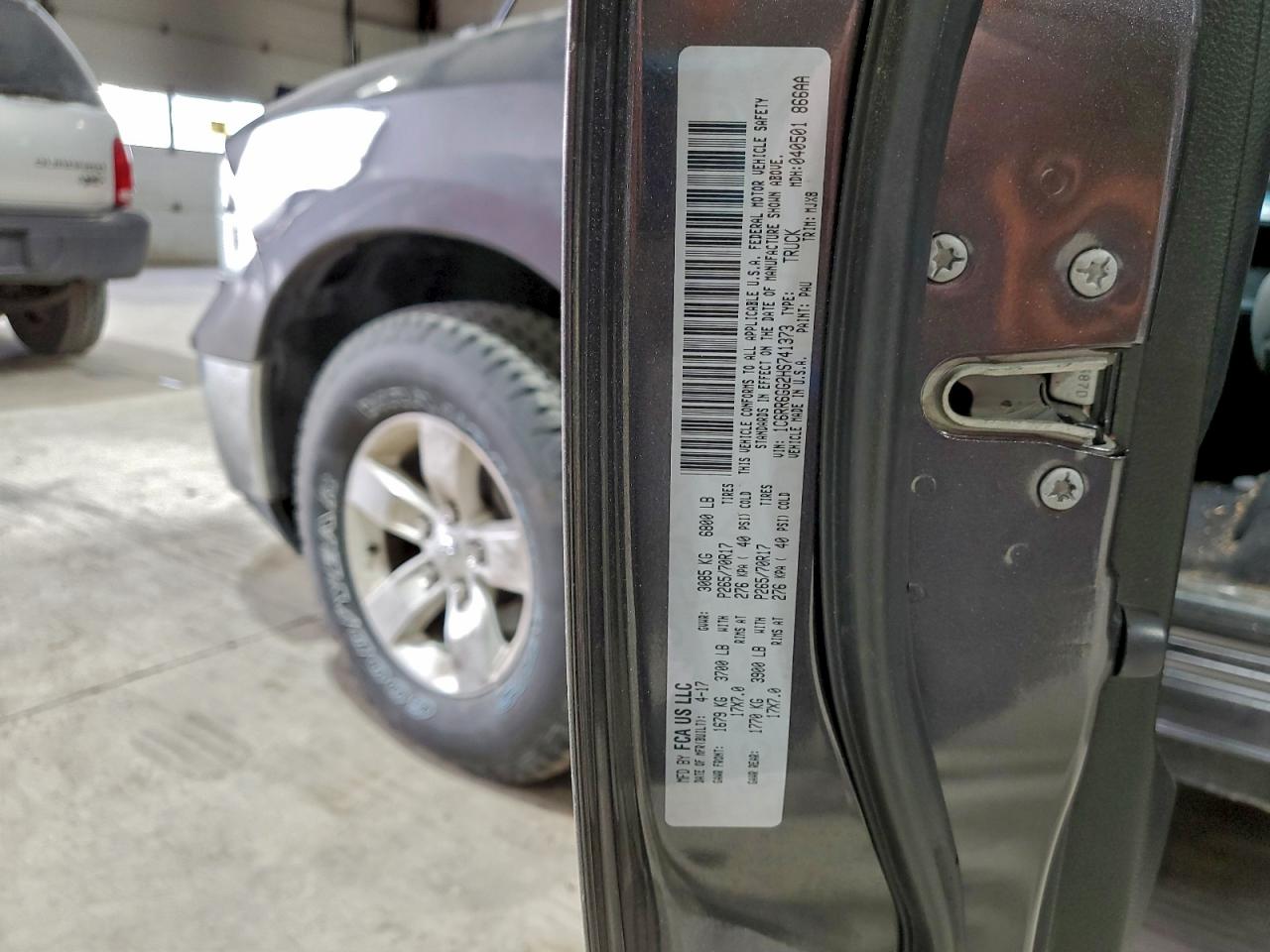 2017 RAM 1500 SLT photo 12