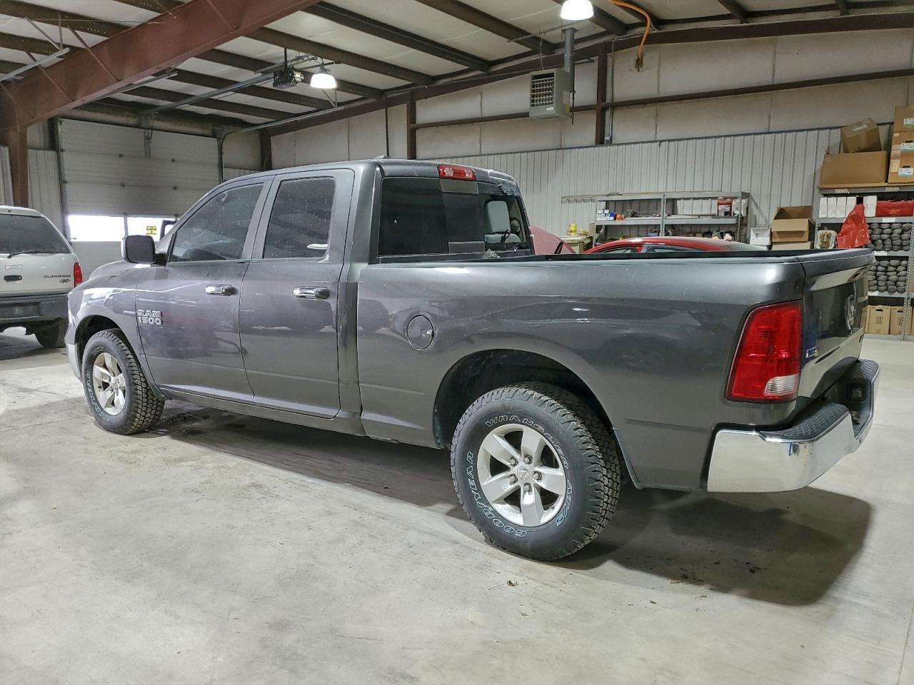 2017 RAM 1500 SLT photo 2