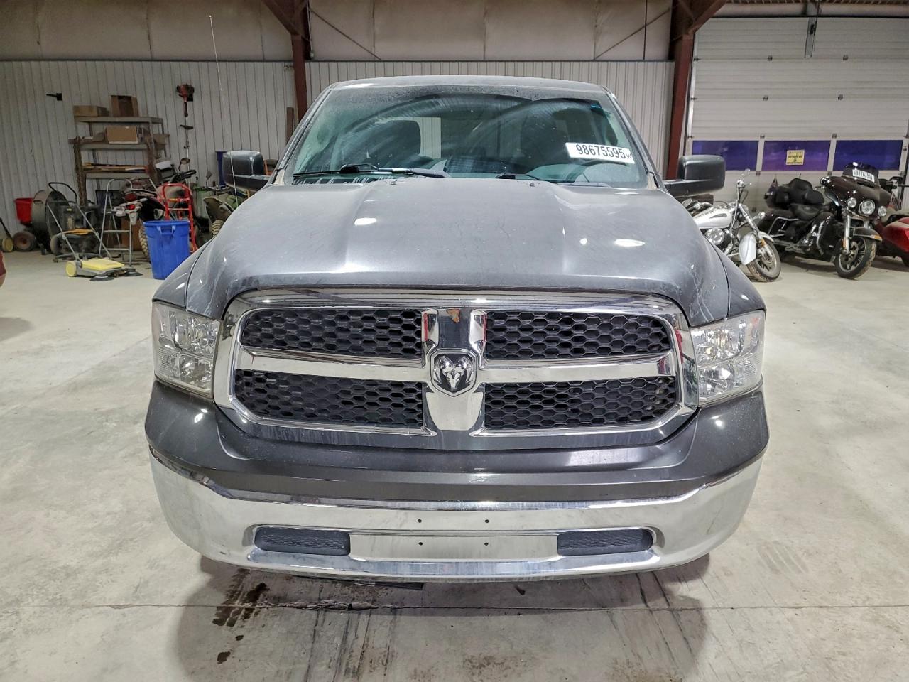 2017 RAM 1500 SLT photo 5