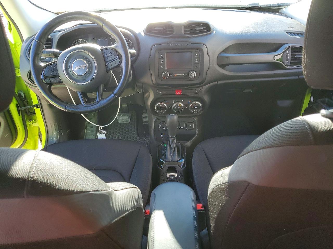 2017 JEEP RENEGADE LATITUDE photo 8
