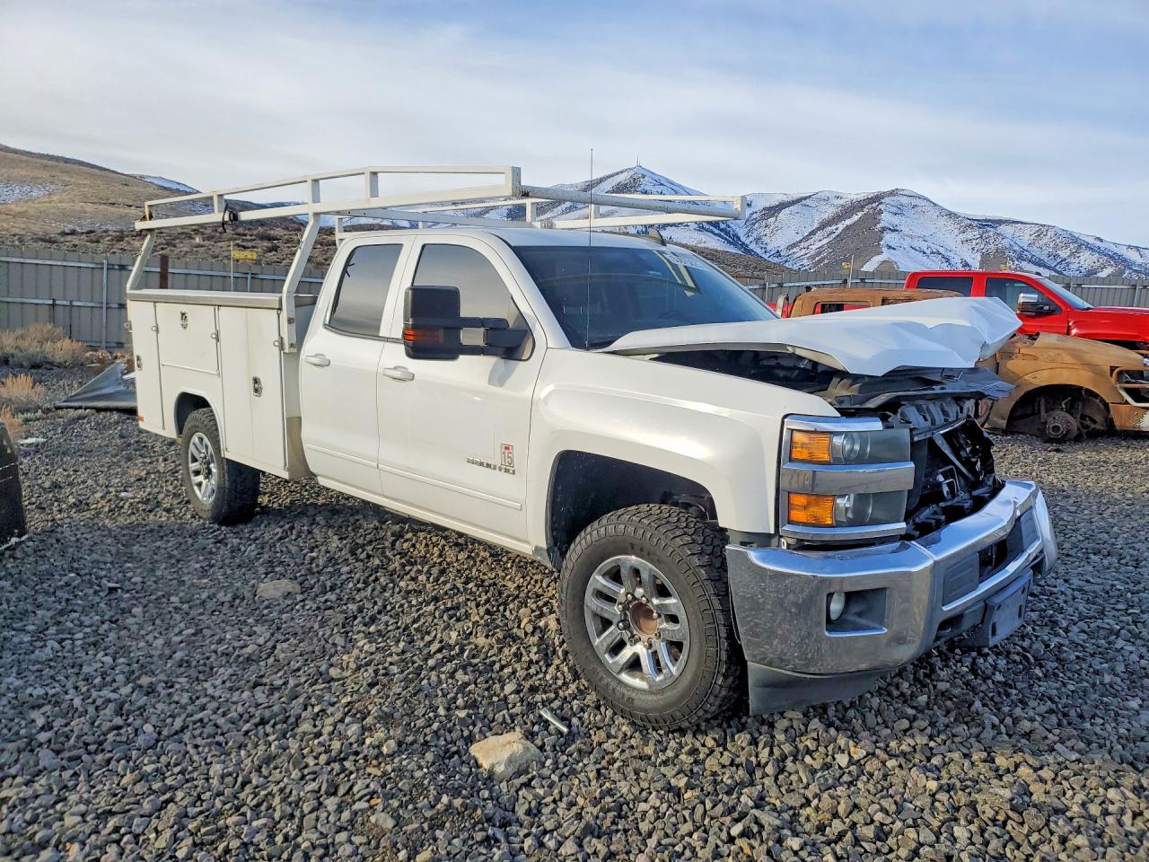 2016 CHEVROLET SILVERADO C3500 LT photo 4